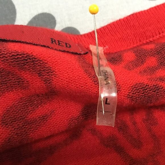 NWOT. Red Brand Women’s Size L Red and Black Sweater Knit Top - Picture 8 of 8